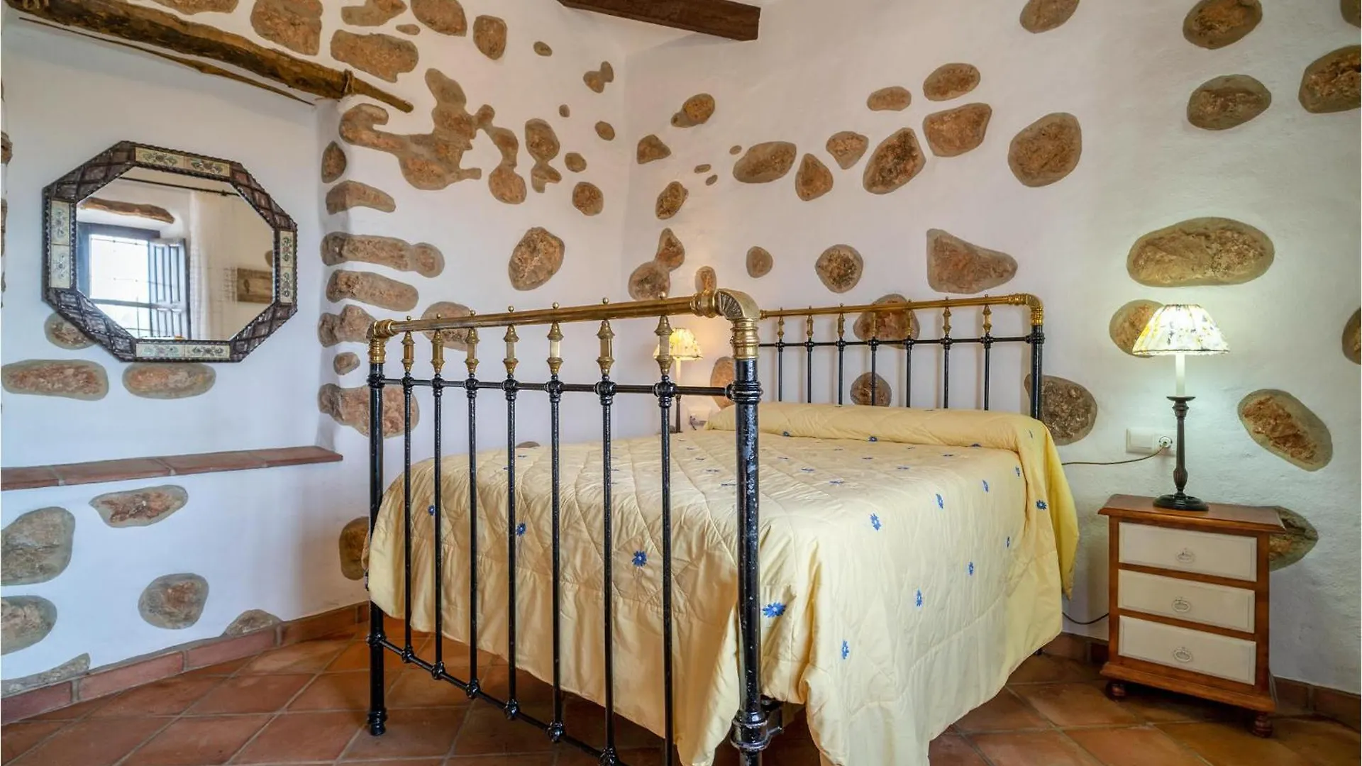 5 Bedroom Lovely Home In Periana