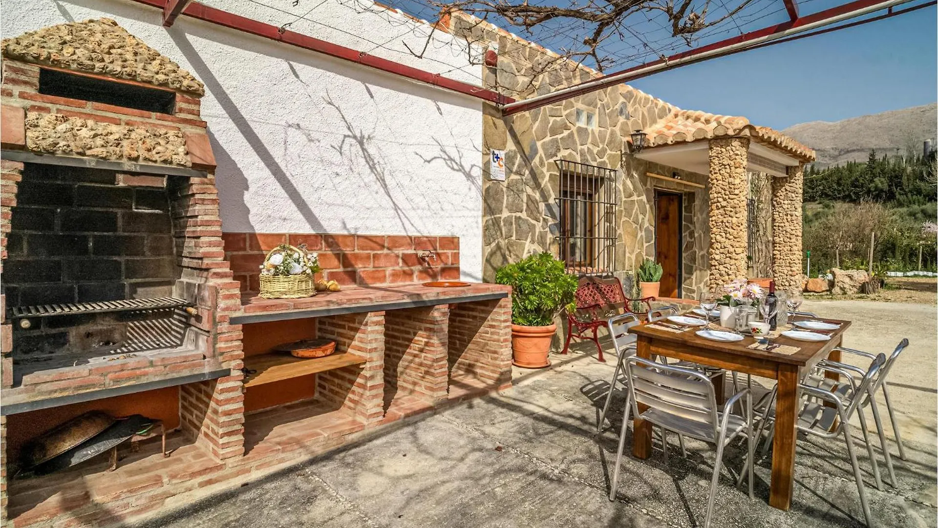 5 Bedroom Lovely Home In Periana 0*,