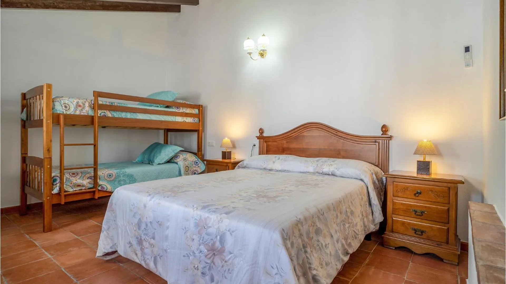 5 Bedroom Lovely Home In Periana
