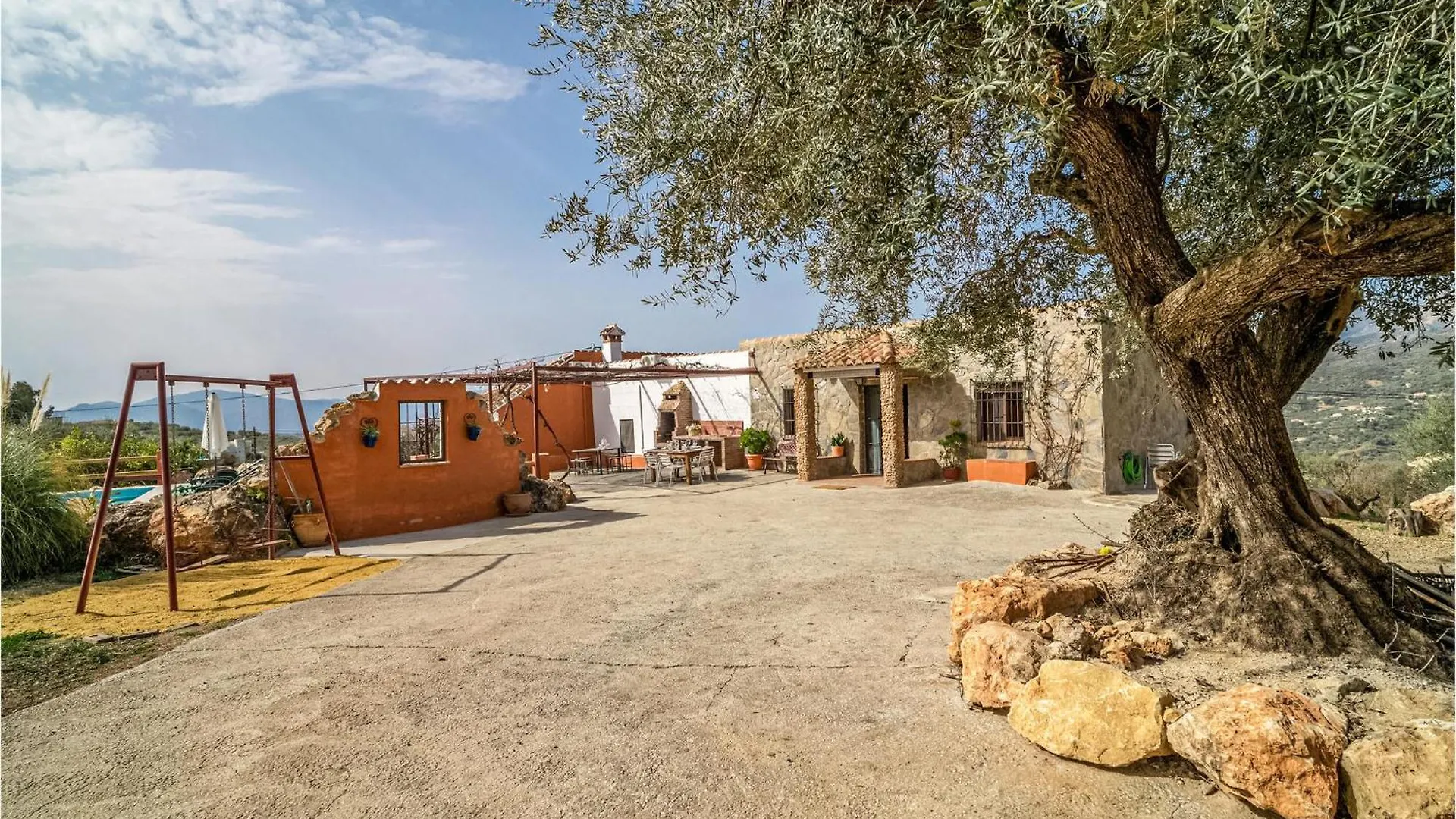 Holiday home 5 Bedroom Lovely Home In Periana