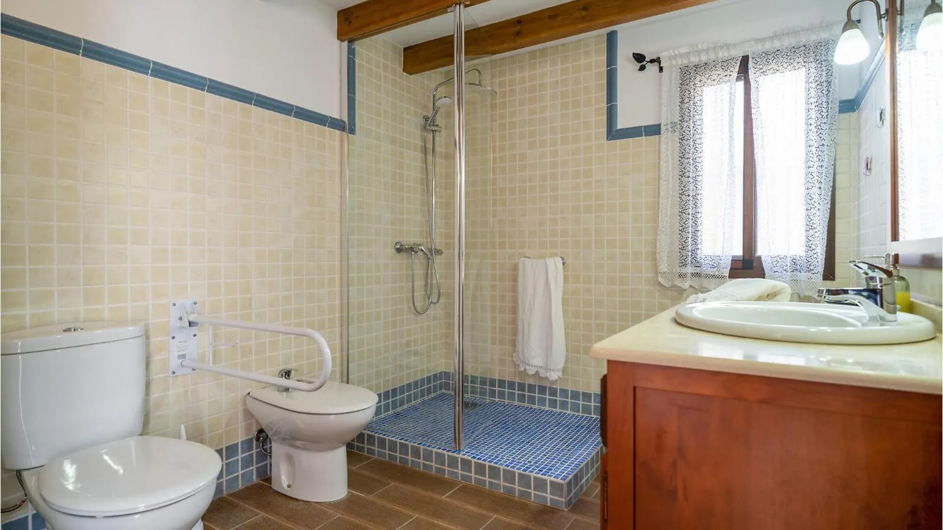 5 Bedroom Lovely Home In Periana 0*,  Španělsko